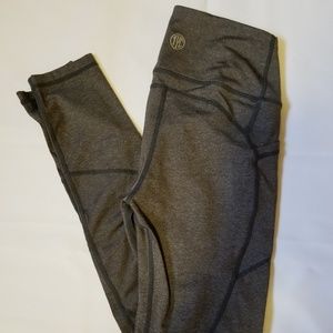 TYC heart booty leggings